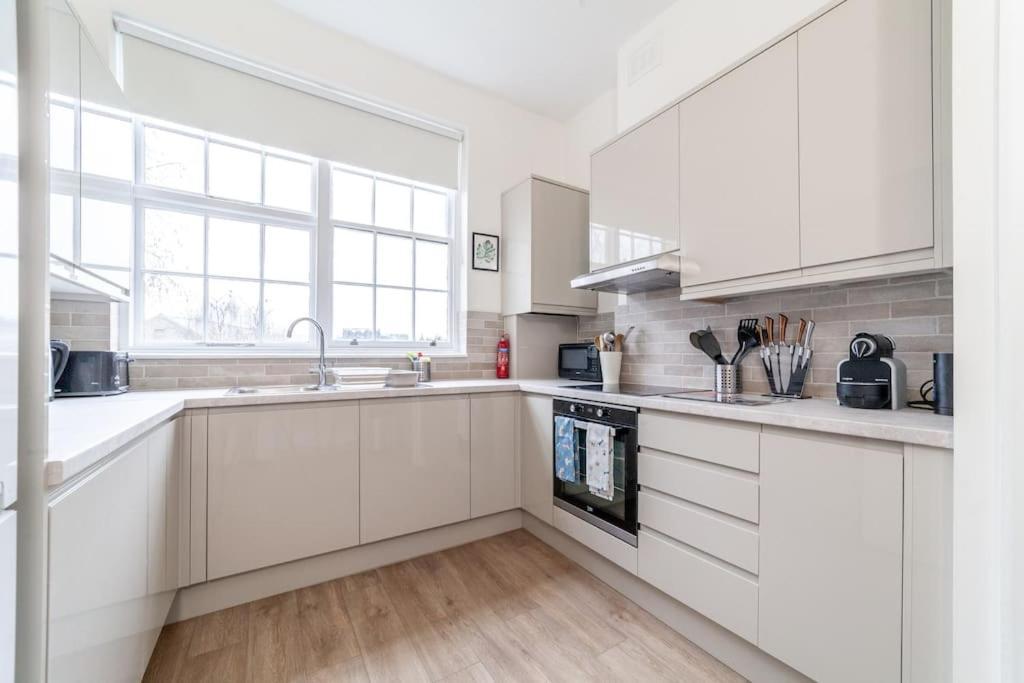 Spacious & Central 3-Bed Flat By Popular Waterloo! 伦敦 外观 照片