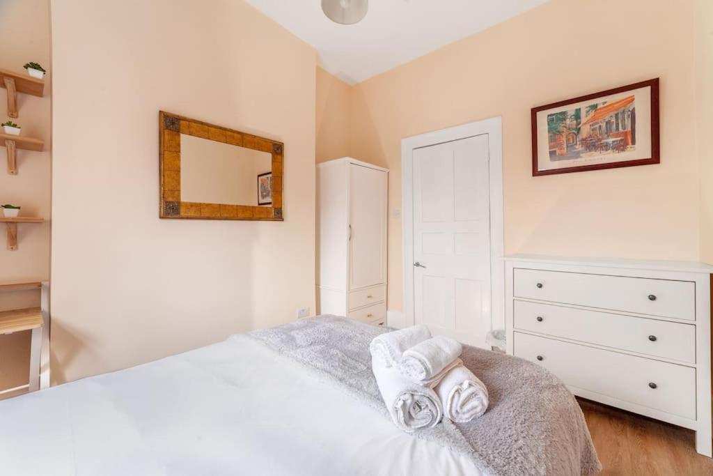 Spacious & Central 3-Bed Flat By Popular Waterloo! 伦敦 外观 照片